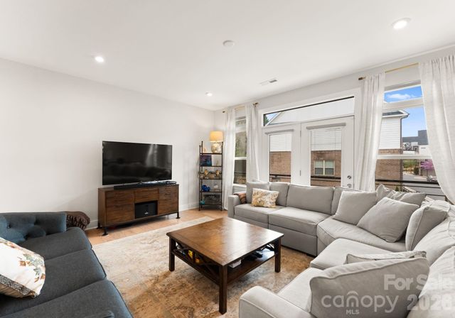 11043 Stetler Street, Charlotte, NC 28204