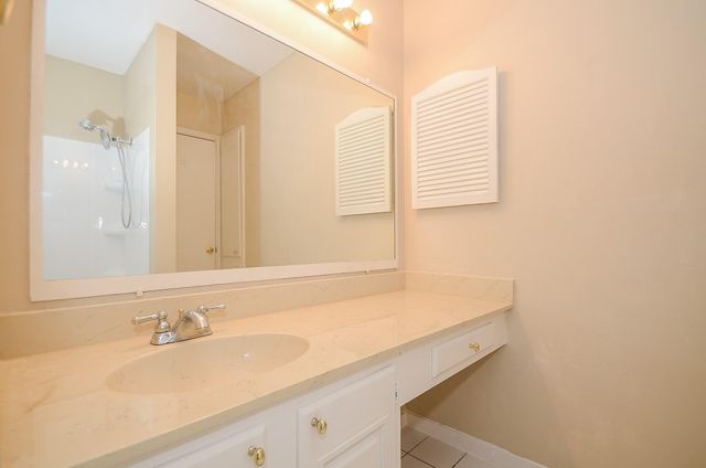 1641 W Sam Houston Parkway S, Houston, TX 77042