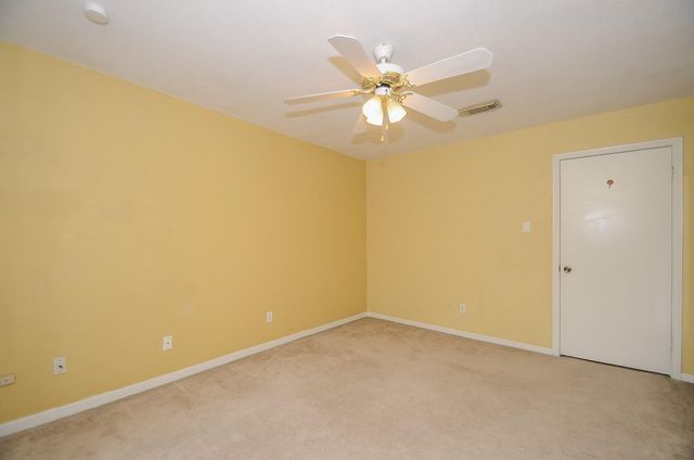 1641 W Sam Houston Parkway S, Houston, TX 77042