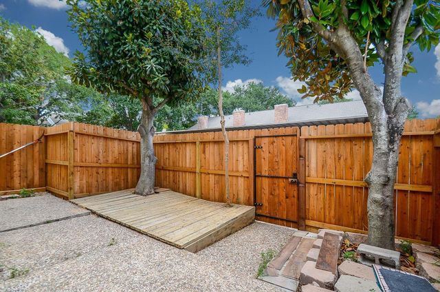 1641 W Sam Houston Parkway S, Houston, TX 77042