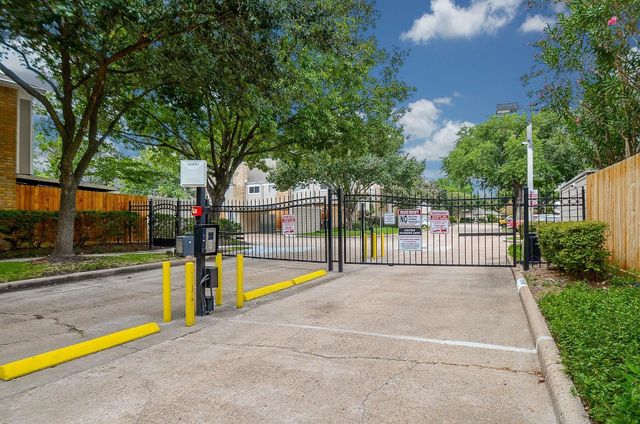 1641 W Sam Houston Parkway S, Houston, TX 77042