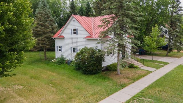 215 N OXFORD STREET, Wautoma, WI 54982