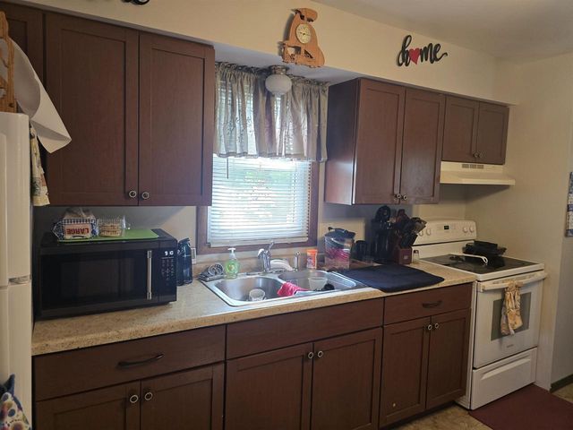 215 N OXFORD STREET, Wautoma, WI 54982