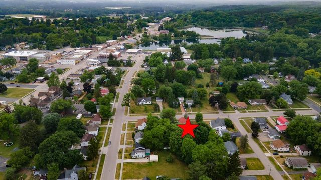 215 N OXFORD STREET, Wautoma, WI 54982