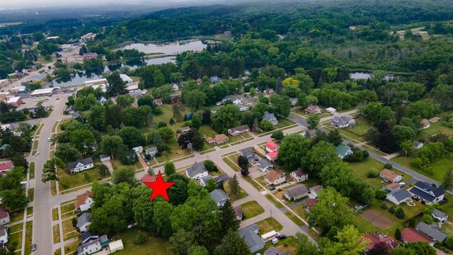 215 N OXFORD STREET, Wautoma, WI 54982