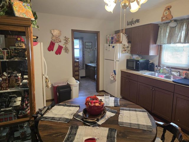 215 N OXFORD STREET, Wautoma, WI 54982
