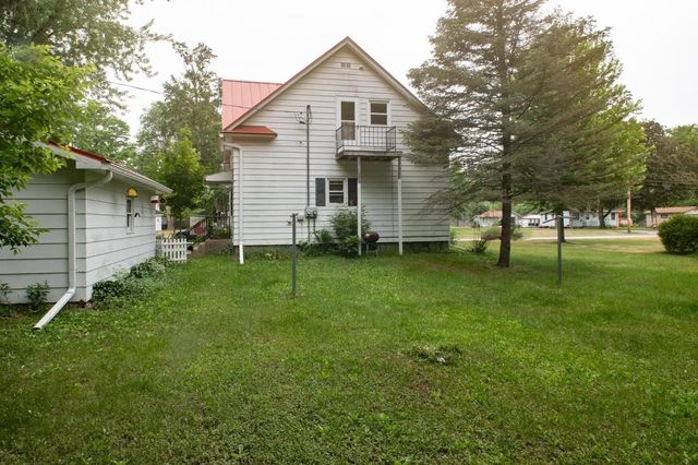 215 N OXFORD STREET, Wautoma, WI 54982