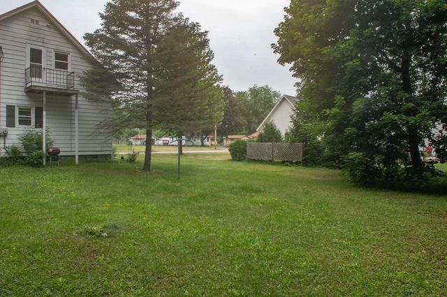 215 N OXFORD STREET, Wautoma, WI 54982