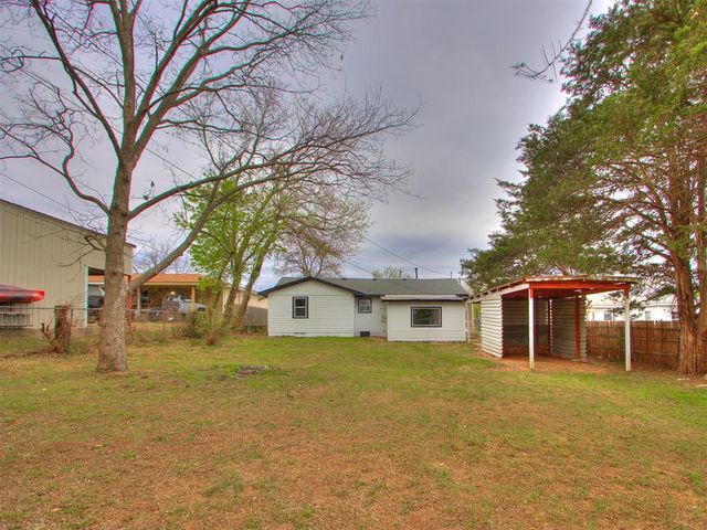 417 E Beech Street, Tecumseh, OK 74873