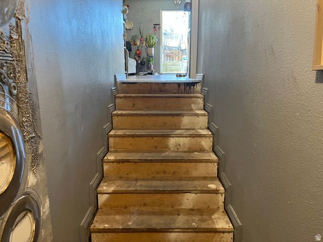 6469 W JEFFS CIR, West Valley City, UT 84128