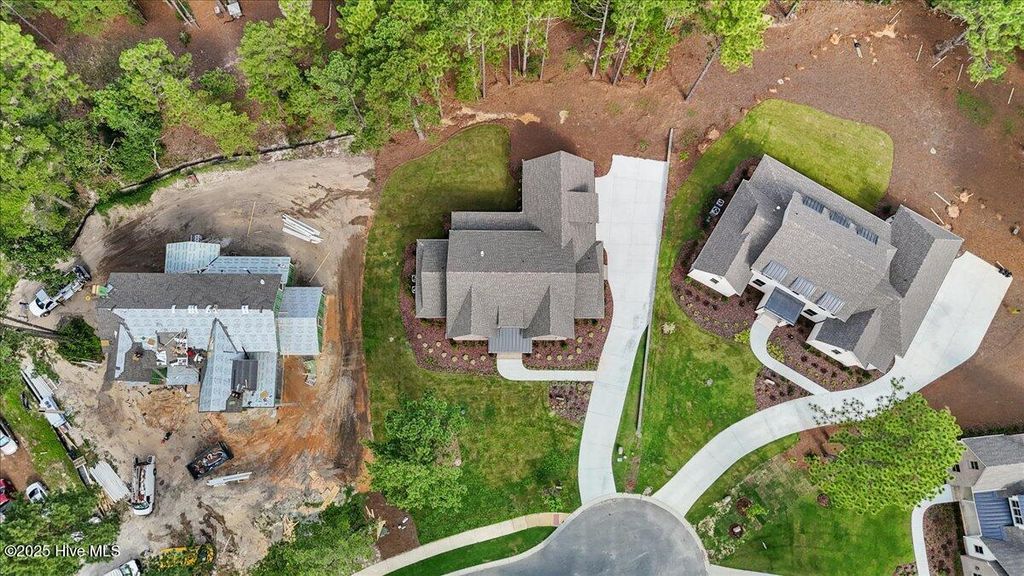 Image 3 of property listing at 315 Sloan Lane, Pinehurst, NC 28374