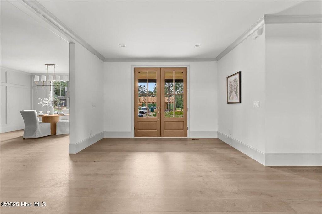 Image 8 of property listing at 315 Sloan Lane, Pinehurst, NC 28374