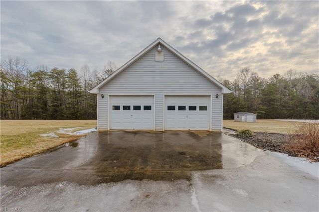 1783 Turner Mountain Road, Mount Airy, NC 27030
