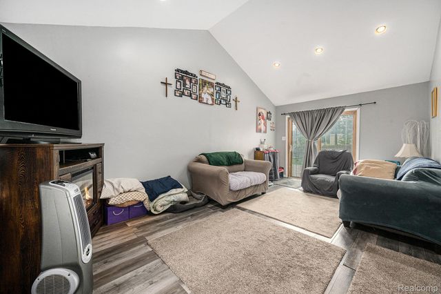 4415 Monroe Avenue, Waterford Charter Township, MI 48329