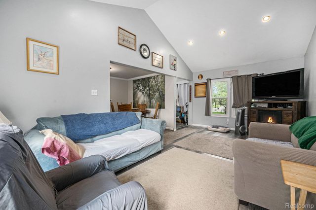 4415 Monroe Avenue, Waterford Charter Township, MI 48329