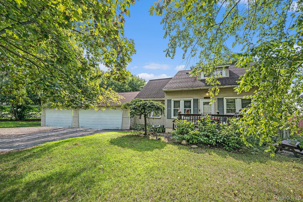 4415 Monroe Avenue, Waterford Charter Township, MI 48329