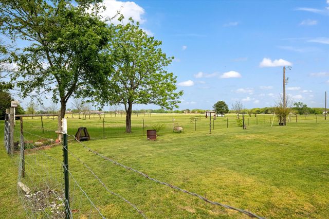 43 Maverick Drive, Sadler, TX 76264