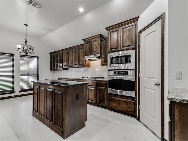 18501 El Greco Drive, Edmond, OK 73012