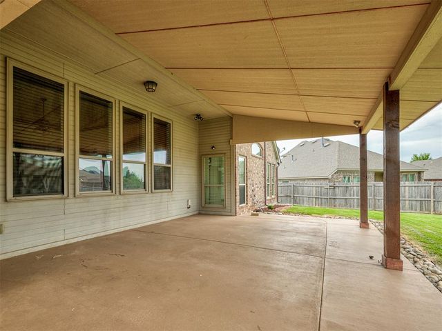 18501 El Greco Drive, Edmond, OK 73012