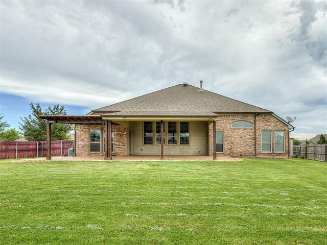 18501 El Greco Drive, Edmond, OK 73012