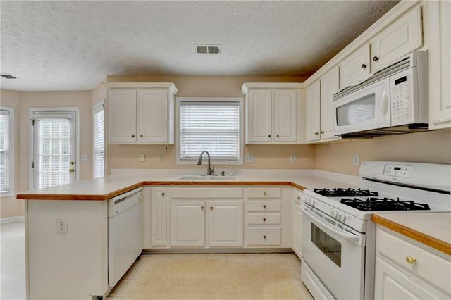 1405 Bramlett Forest Trail, Lawrenceville, GA 30045