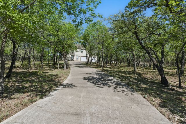 2775 S Lakeview Drive, Gordon, TX 76453