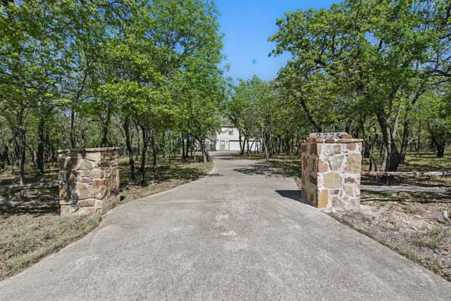 2775 S Lakeview Drive, Gordon, TX 76453