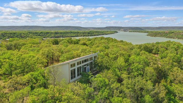 2775 S Lakeview Drive, Gordon, TX 76453