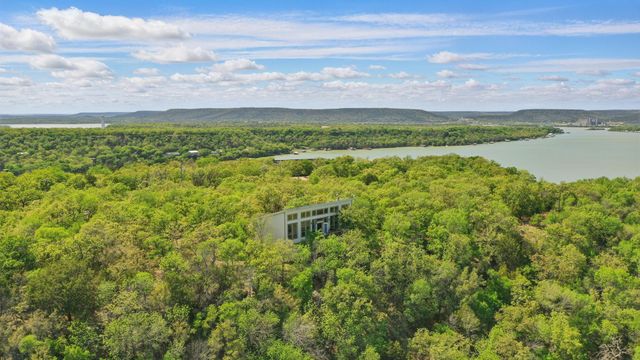 2775 S Lakeview Drive, Gordon, TX 76453