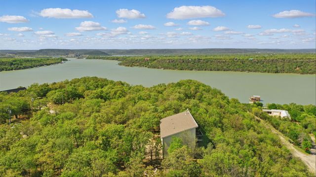 2775 S Lakeview Drive, Gordon, TX 76453