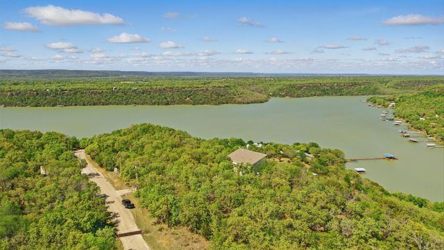 2775 S Lakeview Drive, Gordon, TX 76453