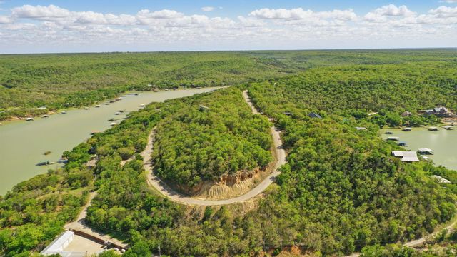 2775 S Lakeview Drive, Gordon, TX 76453