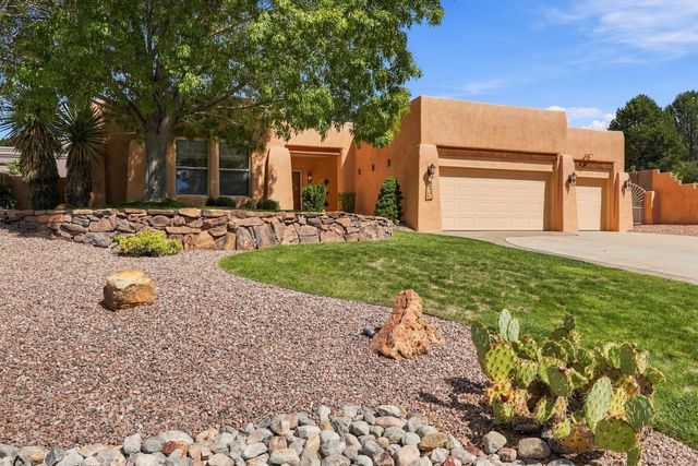 8604 Pristine Drive NE, Albuquerque, NM 87122