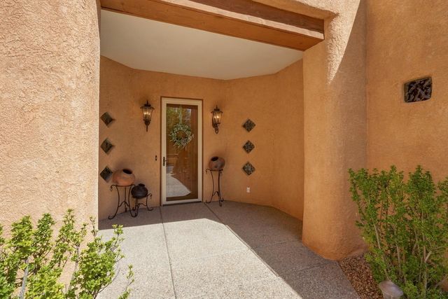8604 Pristine Drive NE, Albuquerque, NM 87122