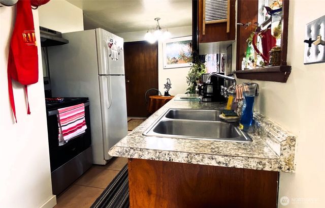 219 SW 305th Street, Federal Way, WA 98023