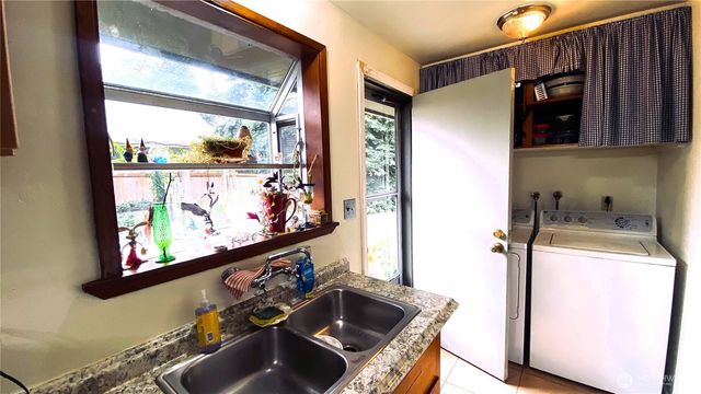 219 SW 305th Street, Federal Way, WA 98023