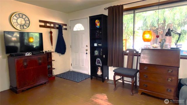219 SW 305th Street, Federal Way, WA 98023