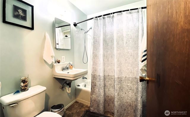 219 SW 305th Street, Federal Way, WA 98023
