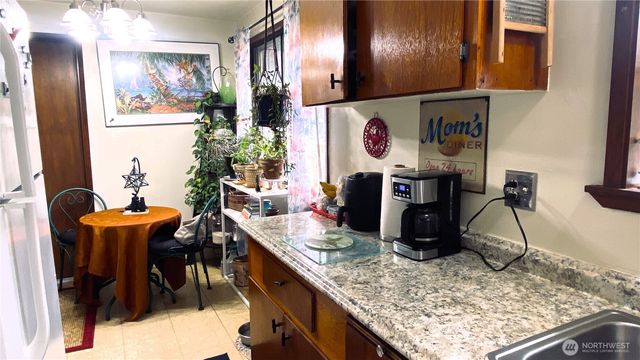 219 SW 305th Street, Federal Way, WA 98023