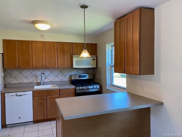 73-61 260th Street H-1, Glen Oaks, NY 11004