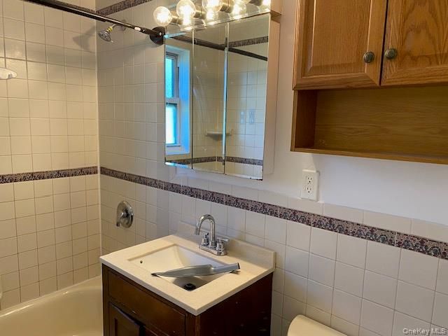 73-61 260th Street H-1, Glen Oaks, NY 11004