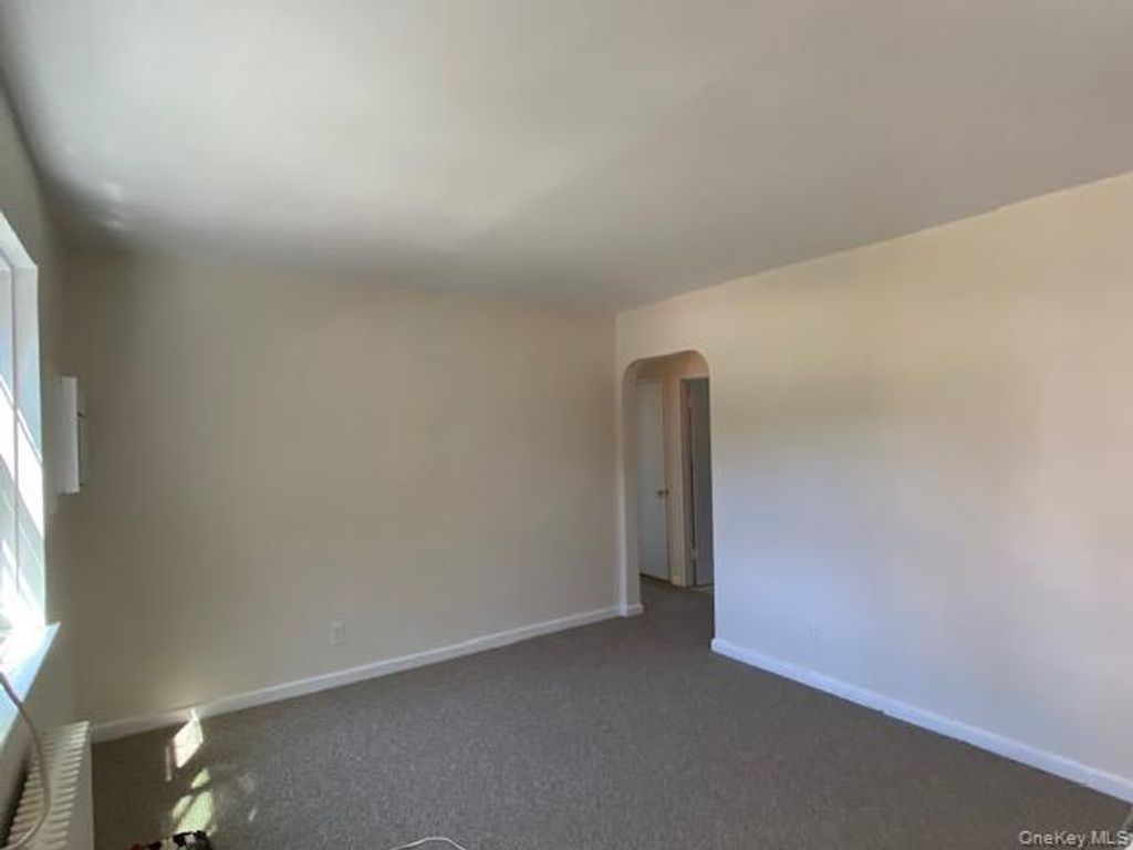 73-61 260th Street H-1, Glen Oaks, NY 11004 — photo 2