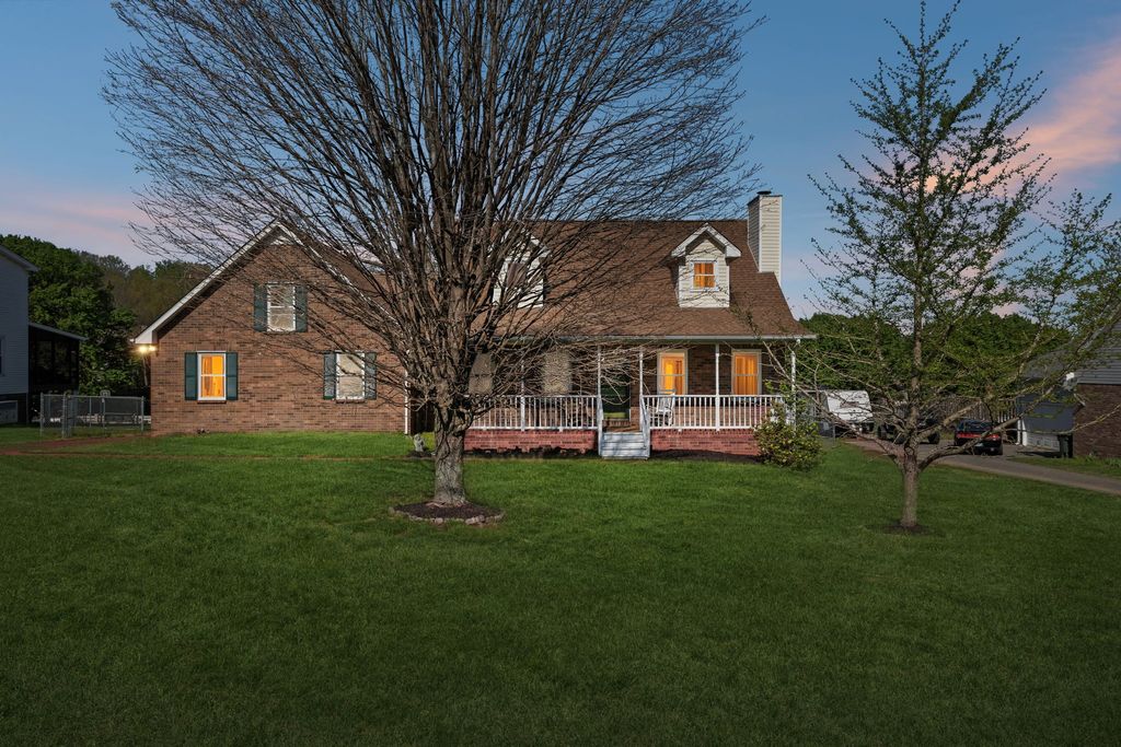 213 Lone Oak Dr, White House, TN 37188