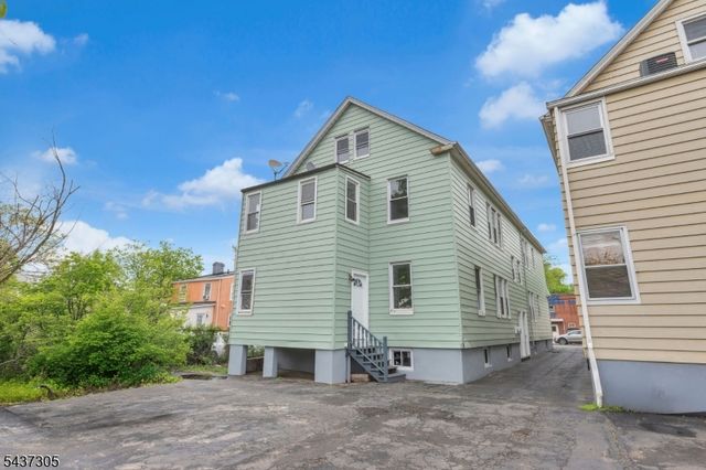 620 Pennsylvania Ave, Elizabeth City, NJ 07201