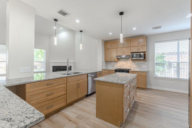 27 Fraiser Fir Place, Spring, TX 77389