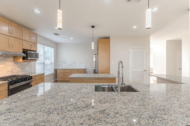 27 Fraiser Fir Place, Spring, TX 77389