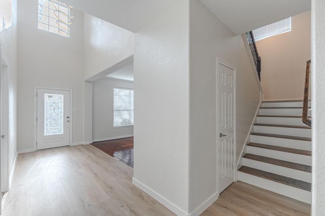 27 Fraiser Fir Place, Spring, TX 77389