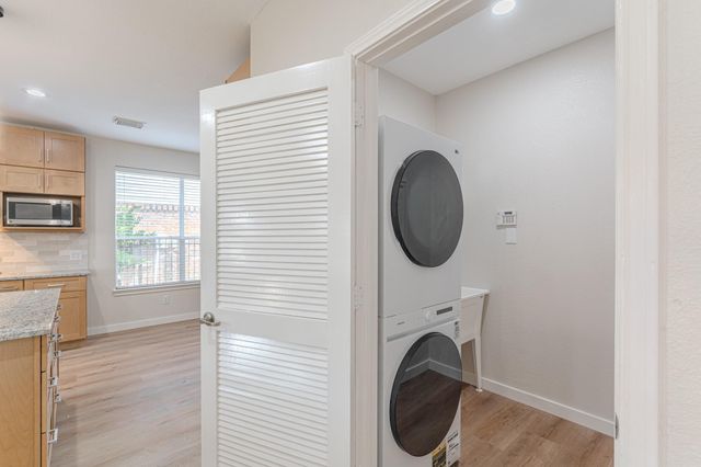 27 Fraiser Fir Place, Spring, TX 77389