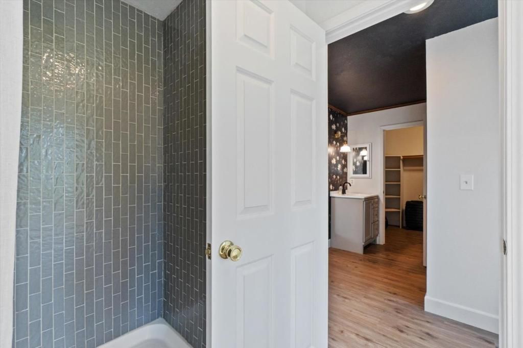 Image 27 of property listing at 19789 Weide Way, Anderson, CA 96007