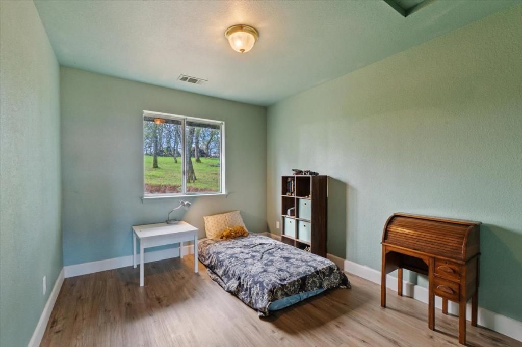 Image 30 of property listing at 19789 Weide Way, Anderson, CA 96007